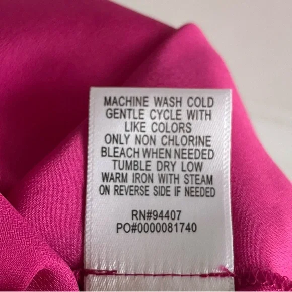 •TravelSmith• Raspberry Pink Semi-Sheer Blouse - Size Large - Picture 7 of 8